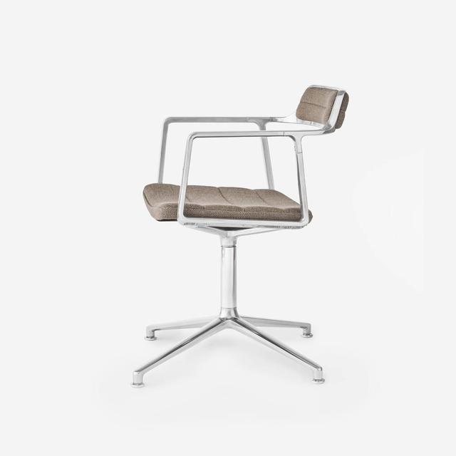 Vipp 452 Modern Swivel Chair