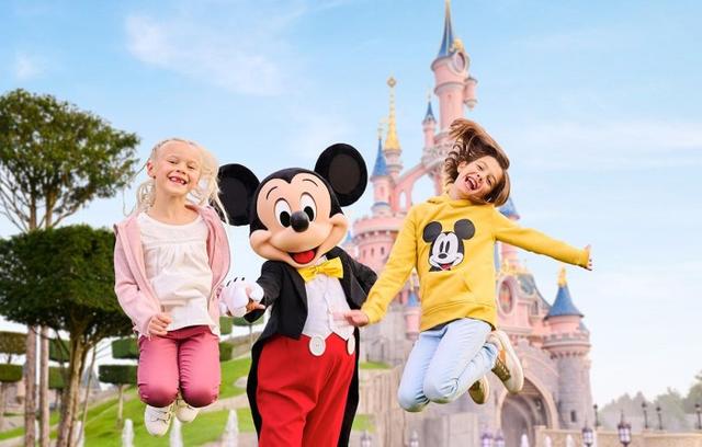 Boka Disneyland® Paris – få presentkort på köpet
