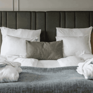 Få 5-15 % rabatt på hotellrum med frukost hos Strawberry